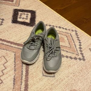 comfy silver gray nikes size 8.5 women’s